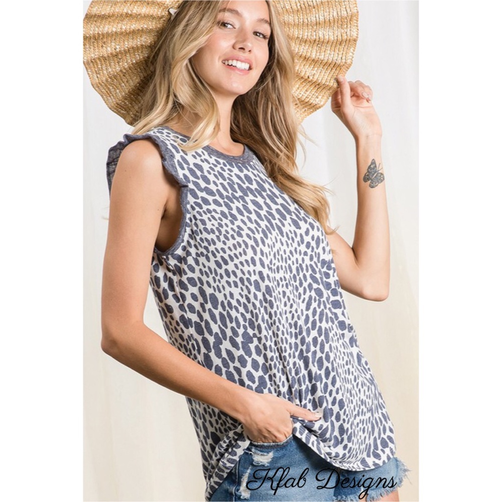 ❤️LAST! Ruffled Contrast Knit Animal Print Top! - Picture 6 of 11